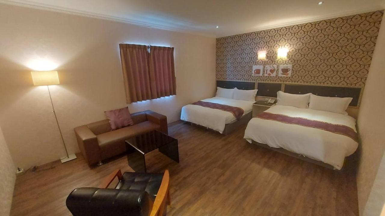 Jungle City Motel Chiayi City Exterior photo